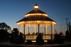 Arredo Giardino Gazebo illuminato.